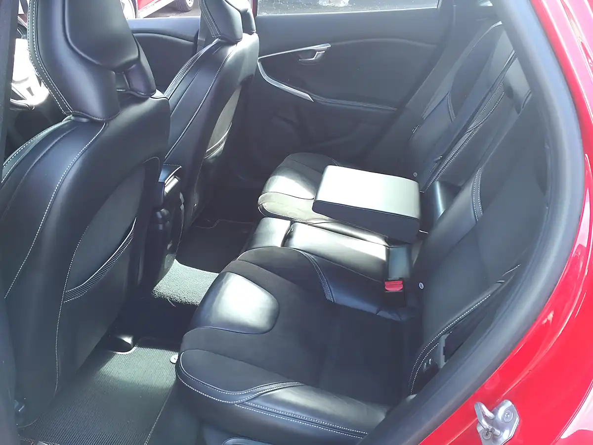 Used 2016 Volvo V40 R-Design Red - Interior and Exterior details 17