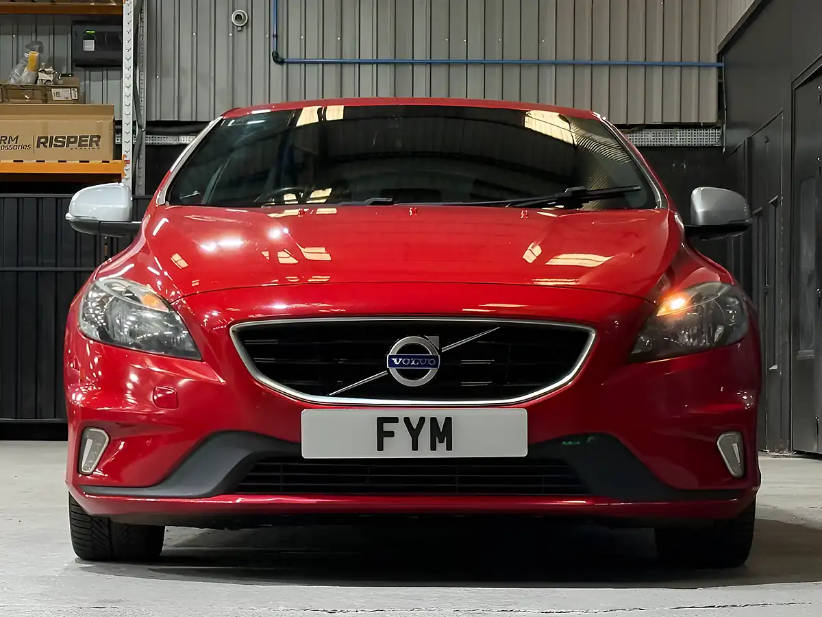 Used 2016 Volvo V40 R-Design Red - Interior and Exterior details 11