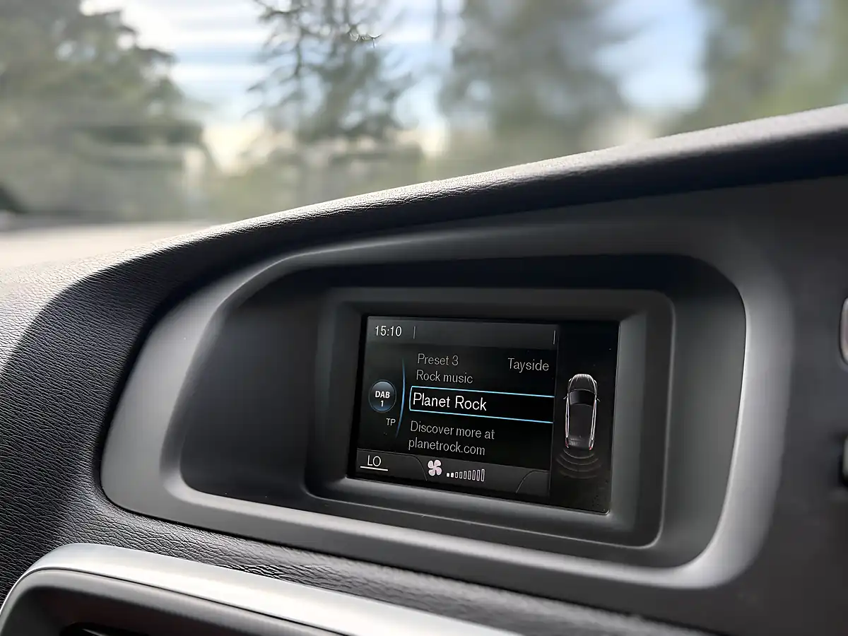Used 2016 Volvo V40 R-Design Red - Interior and Exterior details 14