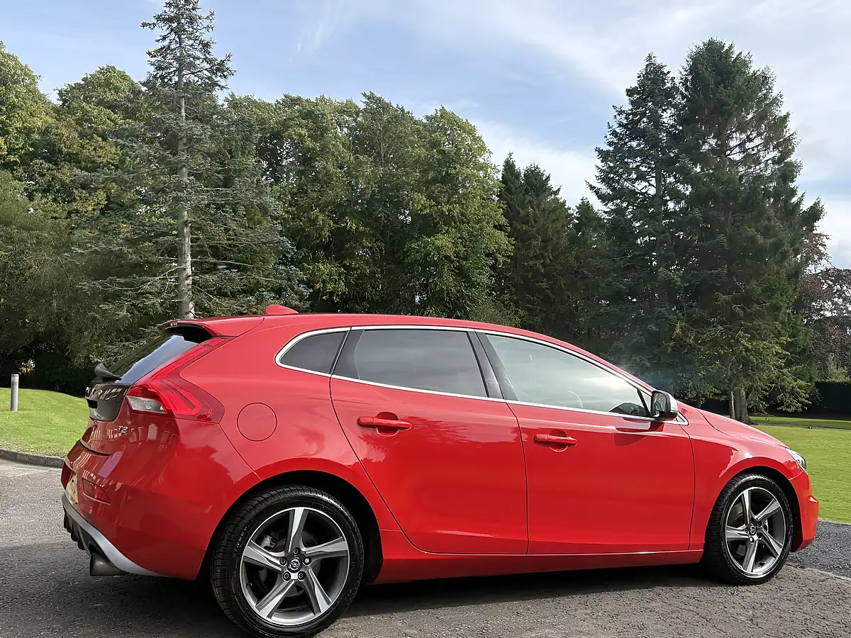 Used 2016 Volvo V40 R-Design Red - Interior and Exterior details 18