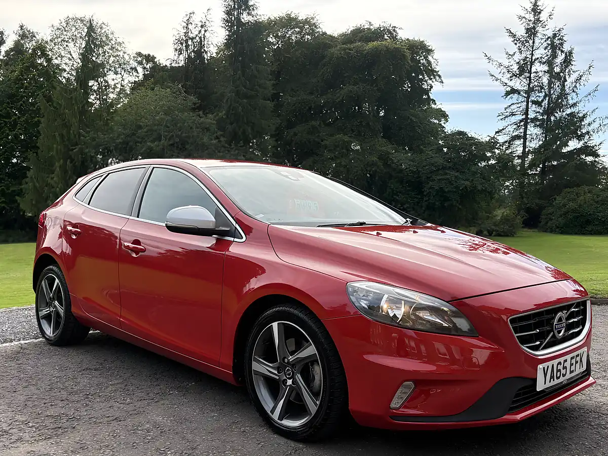 Used 2016 Volvo V40 R-Design Red - Interior and Exterior details 3