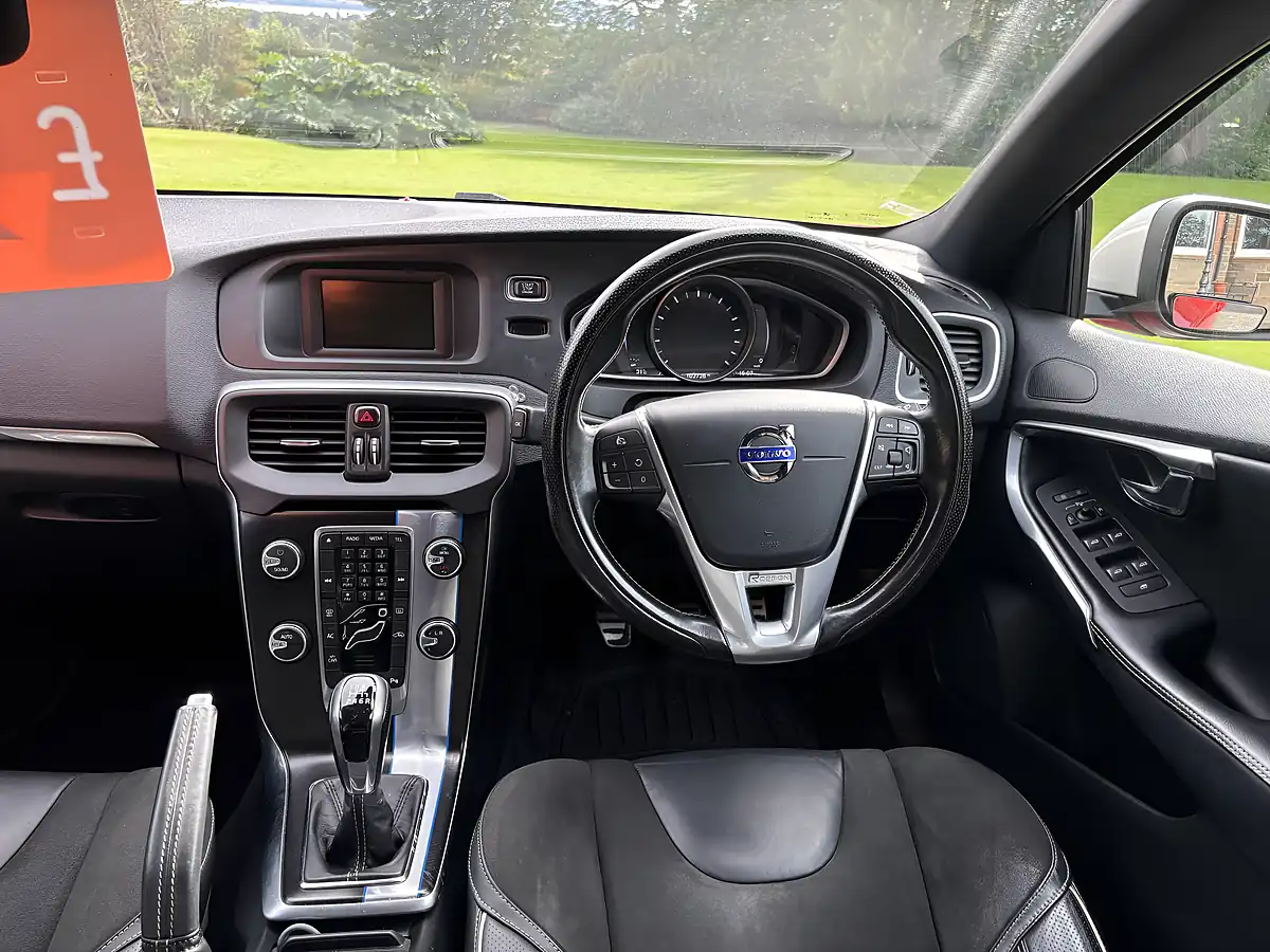 Used 2016 Volvo V40 R-Design Red - Interior and Exterior details 8