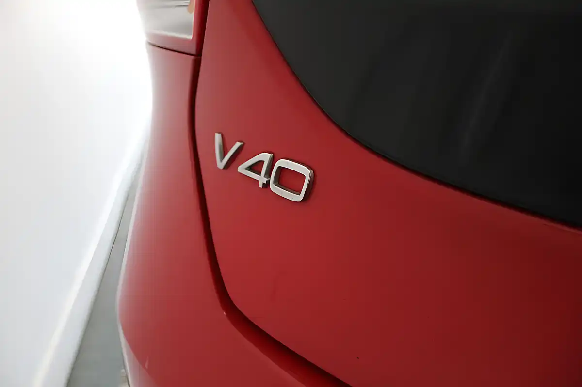 Used 2016 Volvo V40 R-Design Red - Interior and Exterior details 11