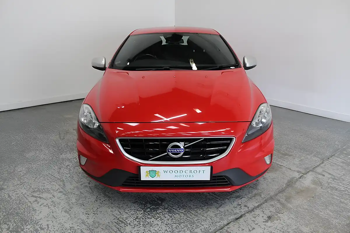 Used 2016 Volvo V40 R-Design Red - Interior and Exterior details 9