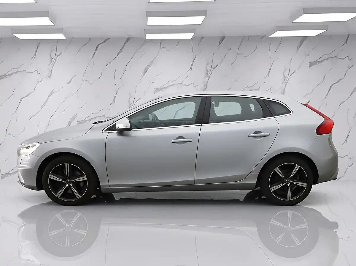 Used 2016 Volvo V40 R-Design Silver - Interior and Exterior details 6