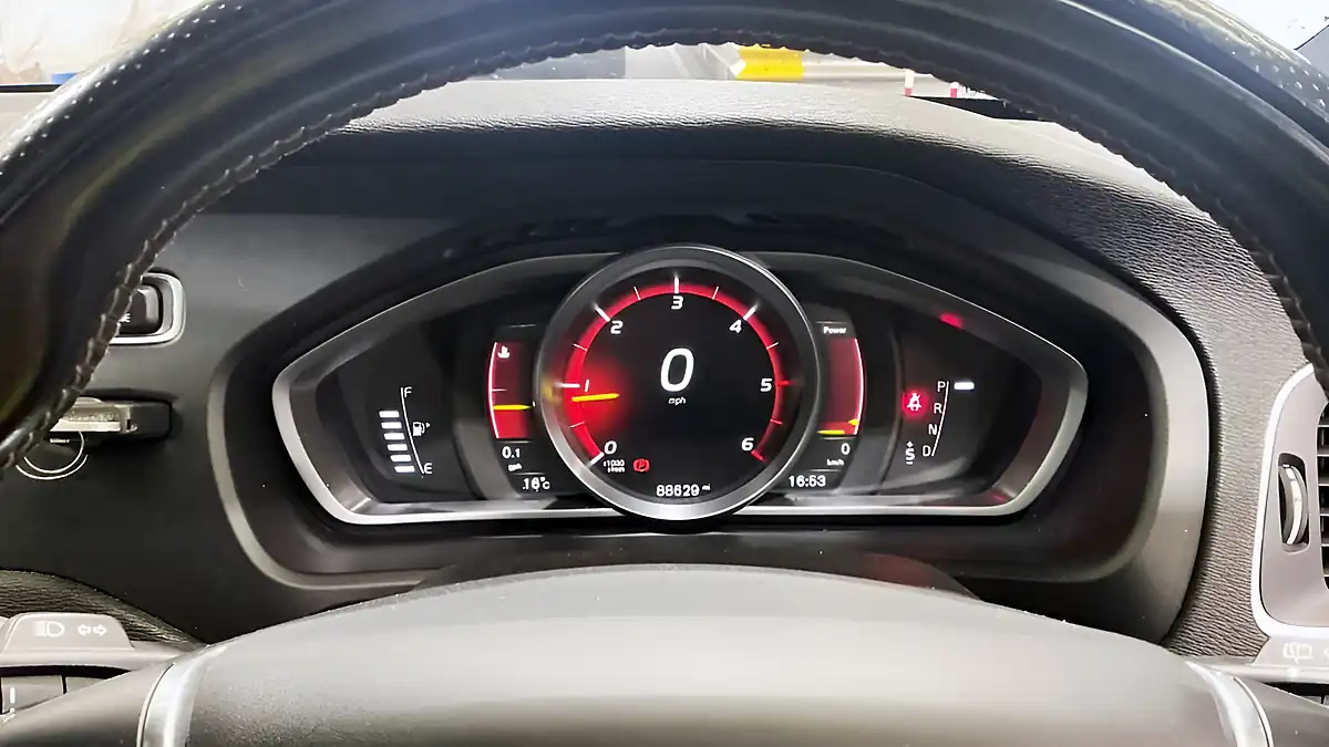 Used 2016 Volvo V40 R-Design Silver - Interior and Exterior details 9