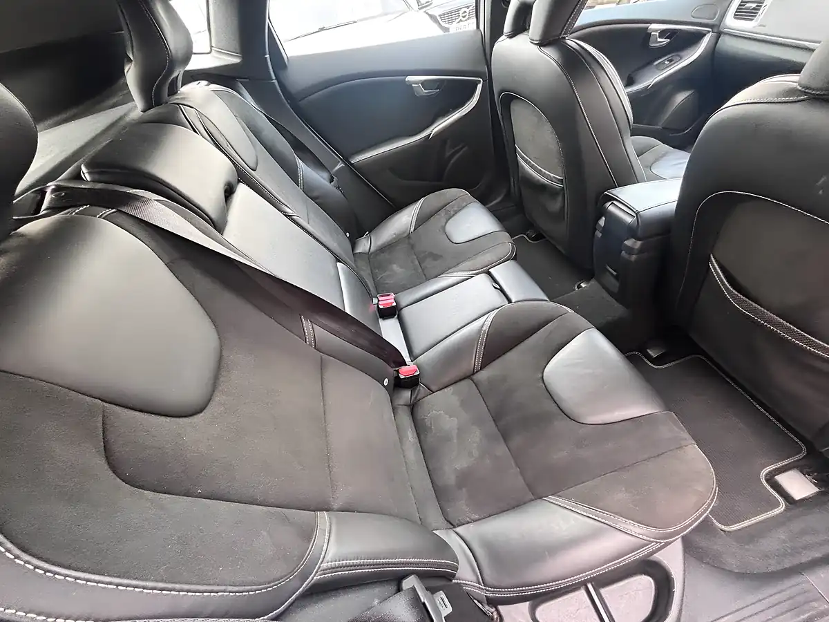 Used 2016 Volvo V40 R-Design Silver - Interior and Exterior details 10