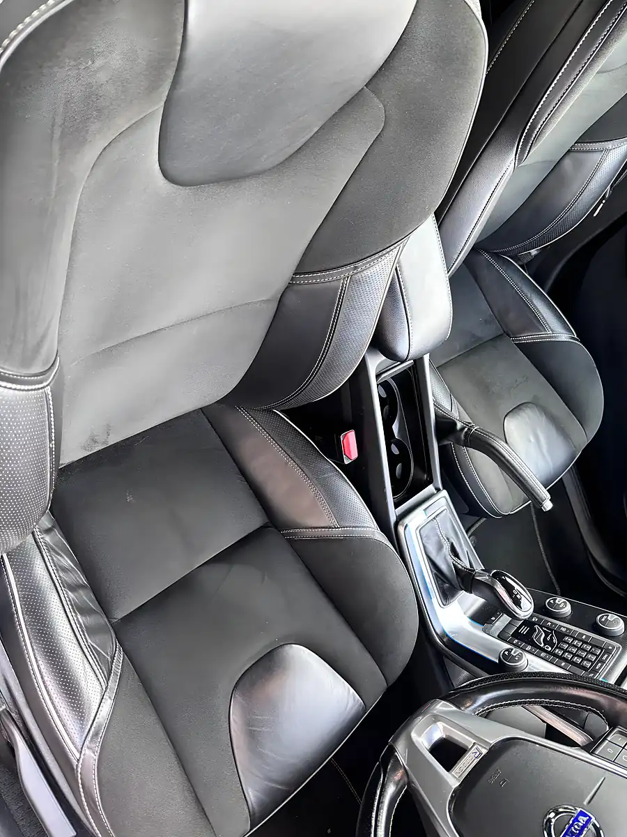 Used 2016 Volvo V40 R-Design Silver - Interior and Exterior details 12