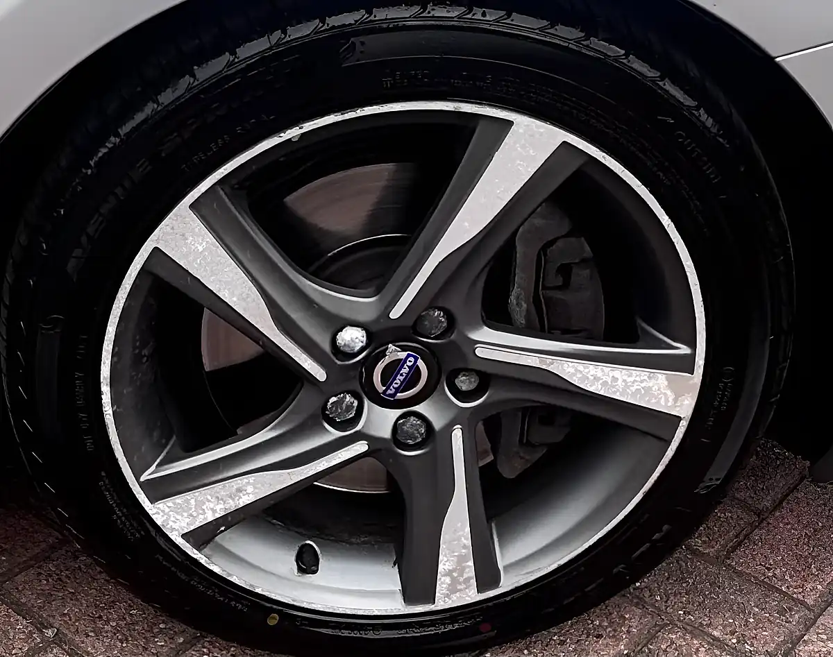 Used 2016 Volvo V40 R-Design Silver - Interior and Exterior details 15