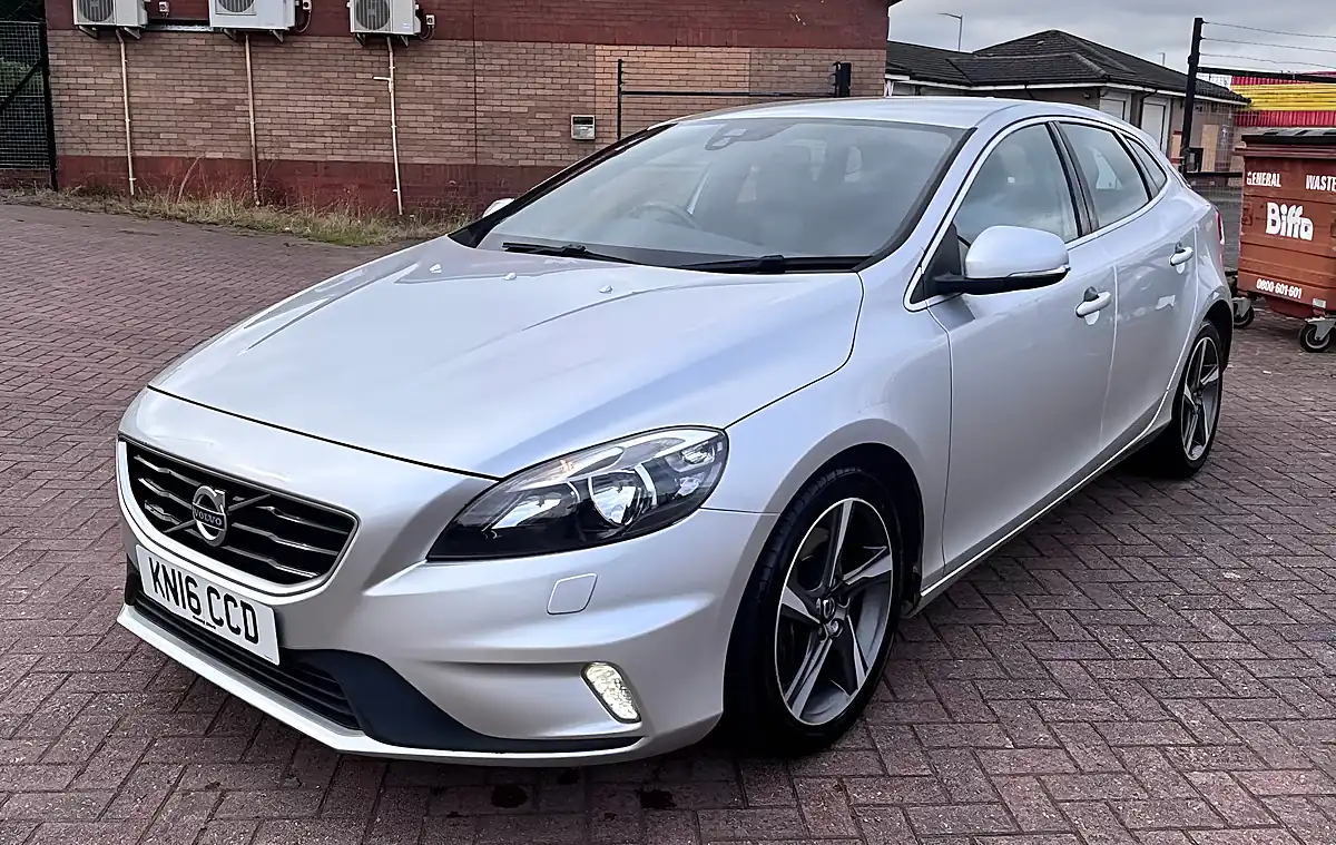 Used 2016 Volvo V40 R-Design Silver - Interior and Exterior details 2