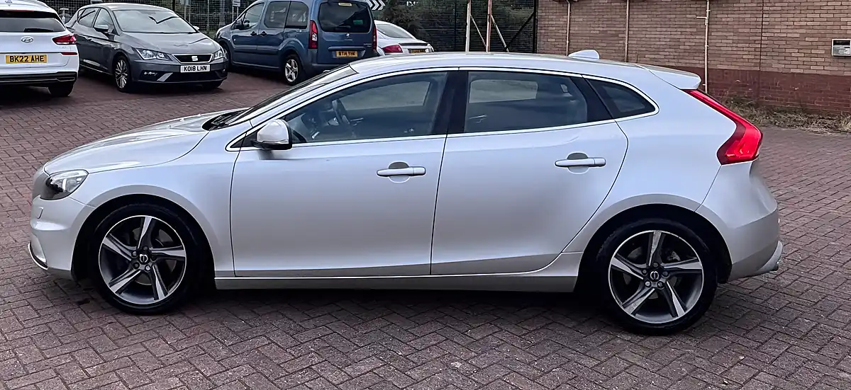 Used 2016 Volvo V40 R-Design Silver - Interior and Exterior details 5