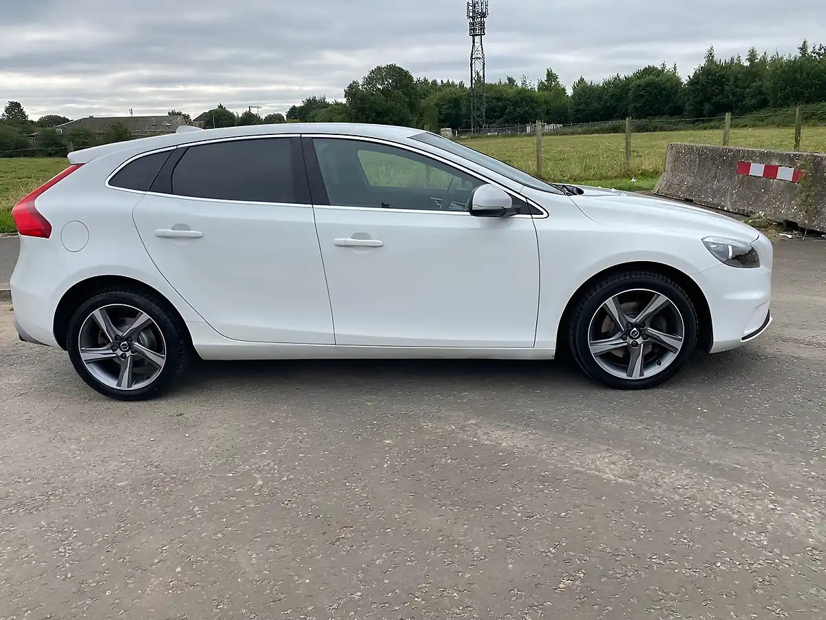 Used 2016 Volvo V40 R-Design White - Interior and Exterior details 12
