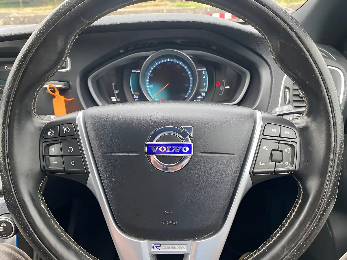 Used 2016 Volvo V40 R-Design White - Interior and Exterior details 15