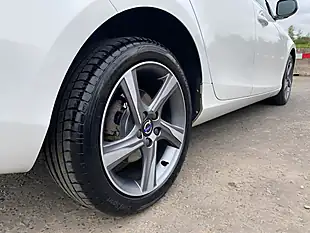 Used 2016 Volvo V40 R-Design White - Interior and Exterior details 19