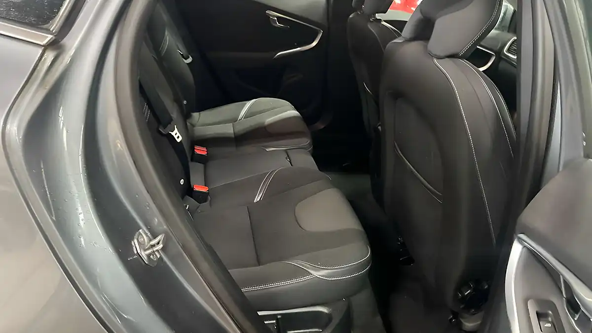 Used 2016 Volvo V40 Se Grey - Interior and Exterior details 10