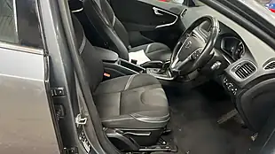 Used 2016 Volvo V40 Se Grey - Interior and Exterior details 11
