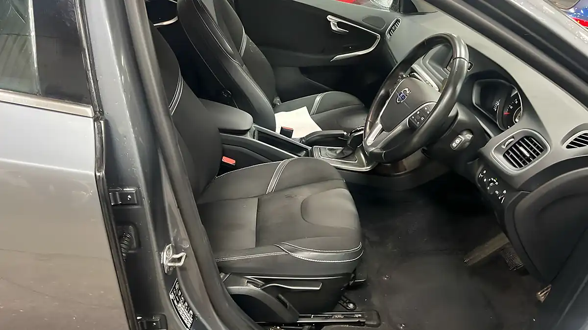 Used 2016 Volvo V40 Se Grey - Interior and Exterior details 11
