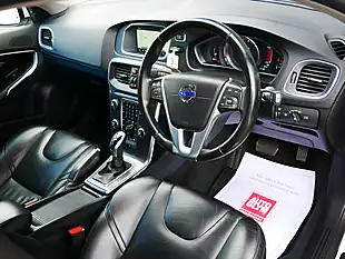 Used 2016 Volvo V40 Se Lux Nav Crystal White - Interior and Exterior details 10