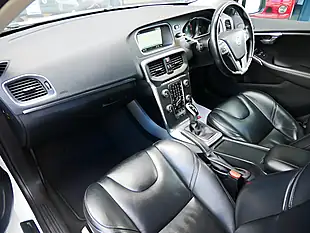 Used 2016 Volvo V40 Se Lux Nav Crystal White - Interior and Exterior details 12