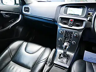 Used 2016 Volvo V40 Se Lux Nav Crystal White - Interior and Exterior details 17