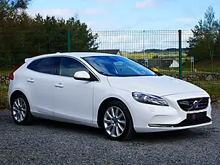 Used 2016 Volvo V40 Se Lux Nav Crystal White - Interior and Exterior details 2