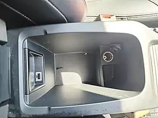 Used 2016 Volvo V40 Se Nav Red - Interior and Exterior details 11