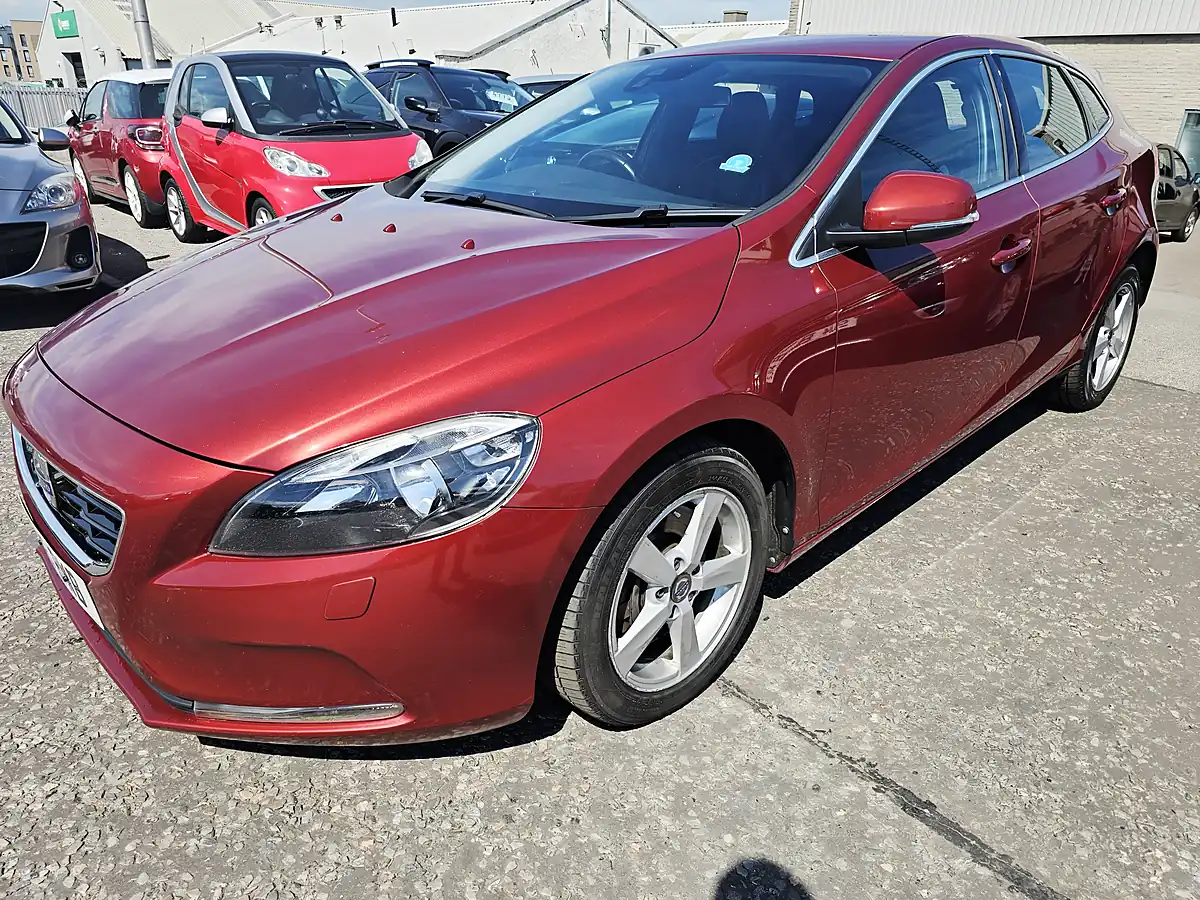 Used 2016 Volvo V40 Se Nav Red - Interior and Exterior details 6