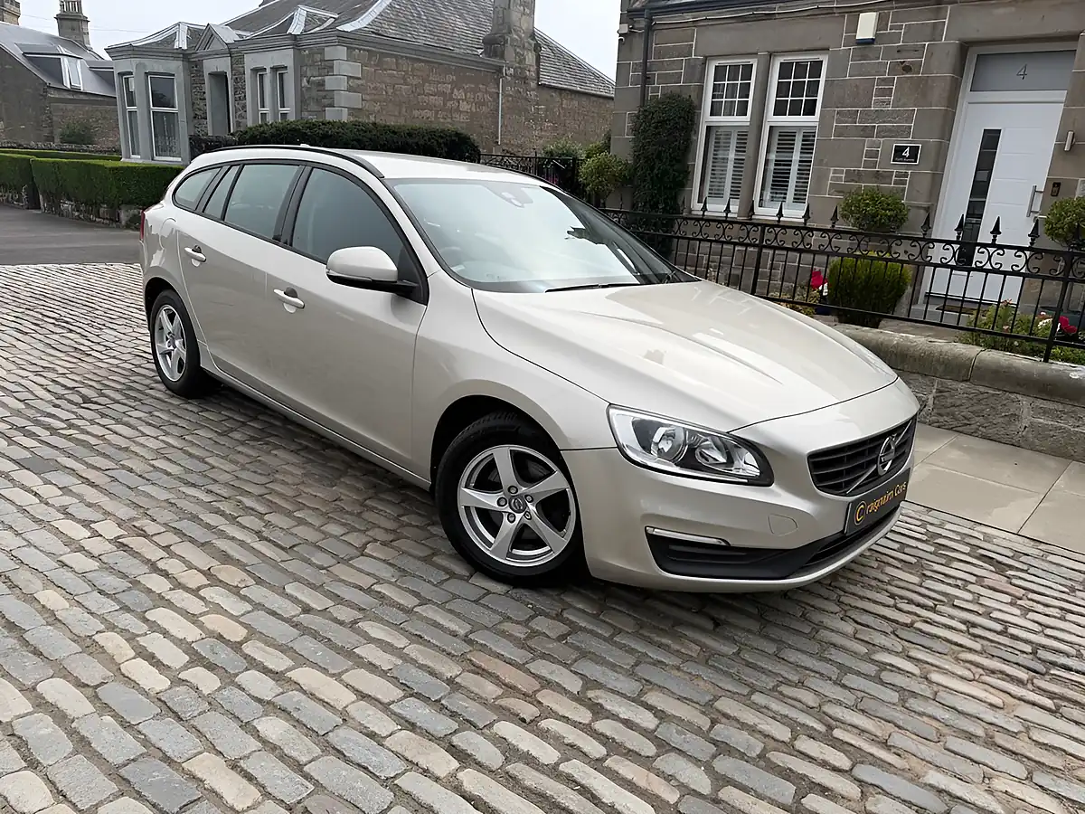 Used 2016 Volvo V60 Business Edition Gold - Front View