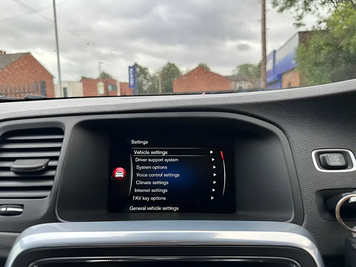 Used 2016 Volvo V60 R-Design Lux Nav Black - Interior and Exterior details 18