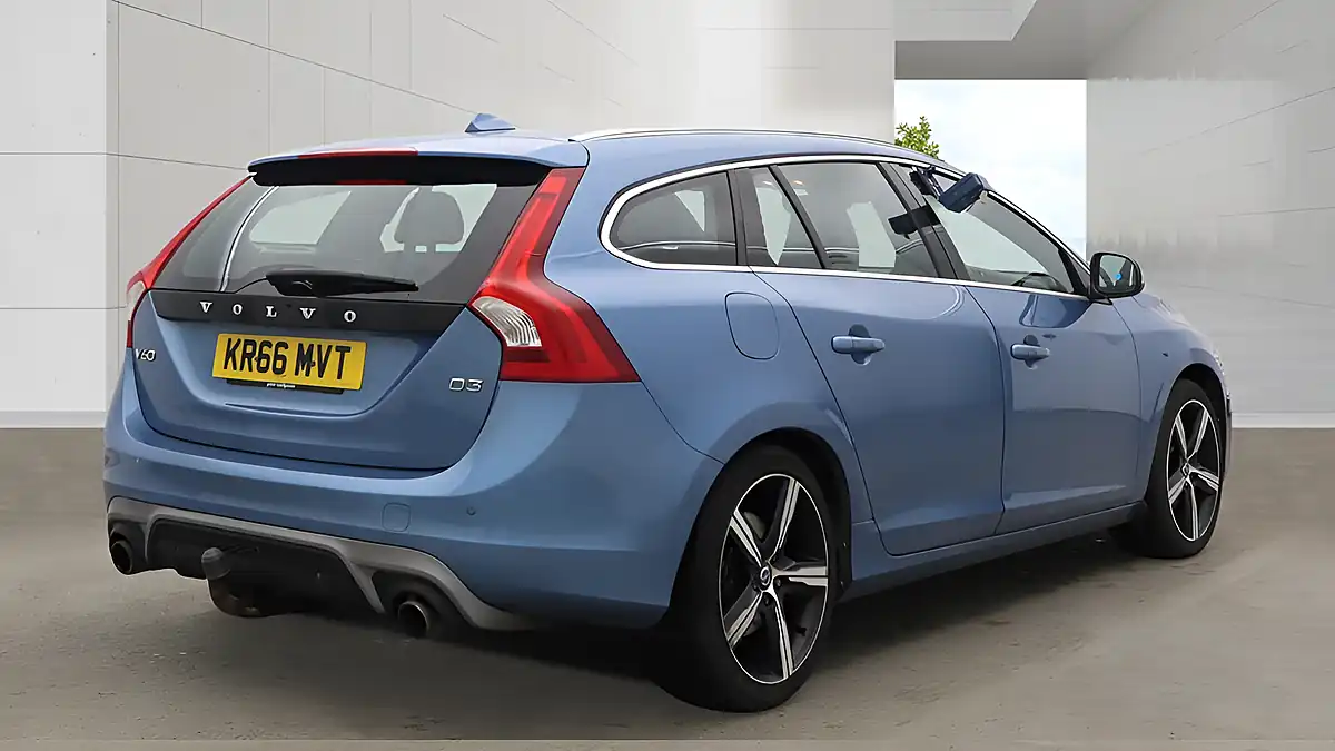 Used 2016 Volvo V60 R-Design Lux Nav Blue - Interior and Exterior details 3