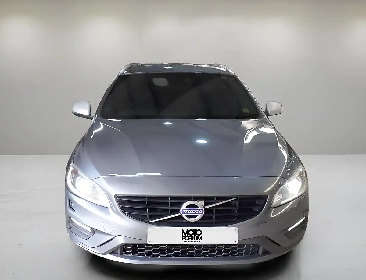 Used 2016 Volvo V60 R-Design Lux Nav Grey - Interior and Exterior details 2