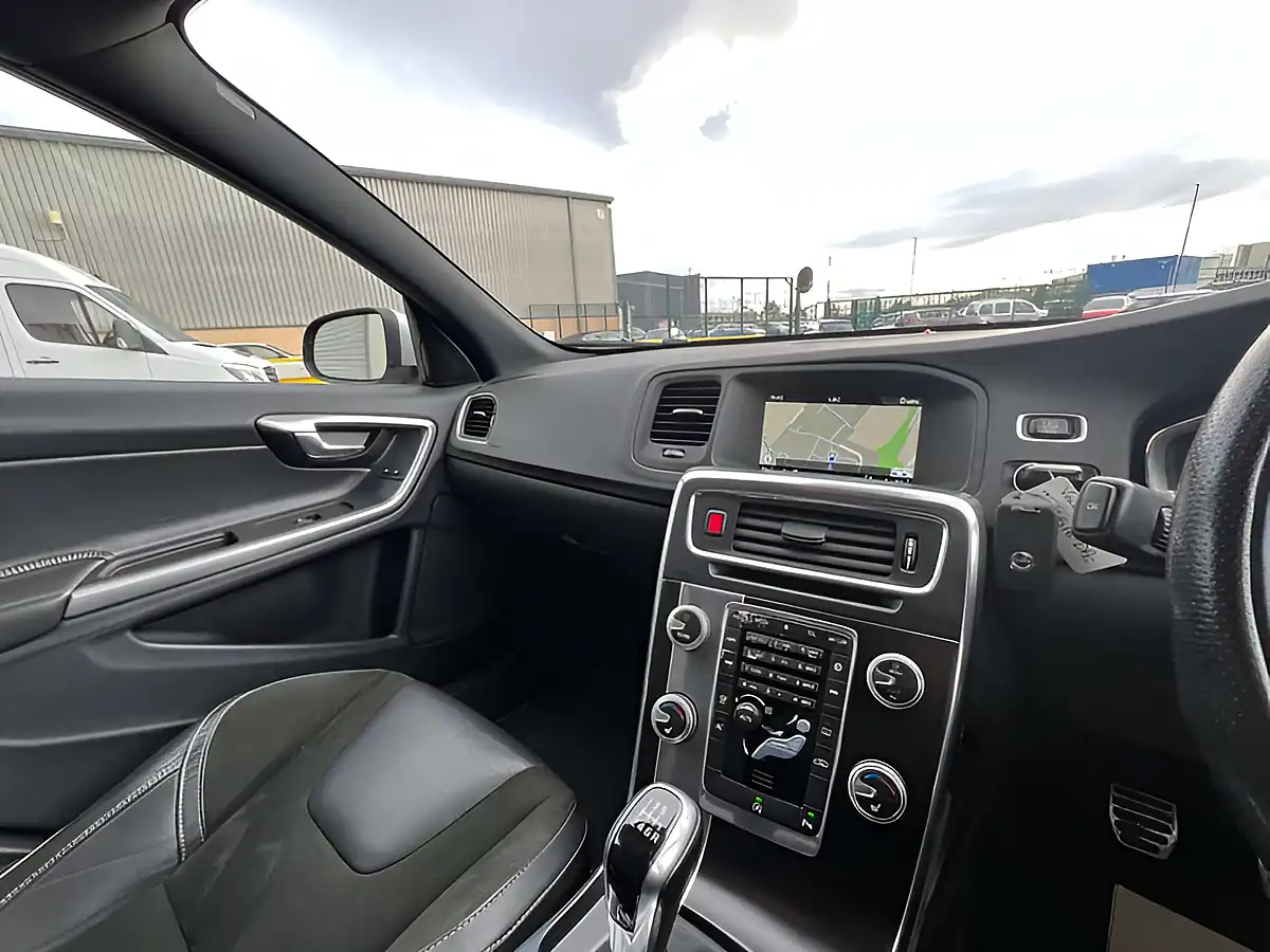Used 2016 Volvo V60 R-Design Luxury Nav Onyx Black - Interior and Exterior details 16