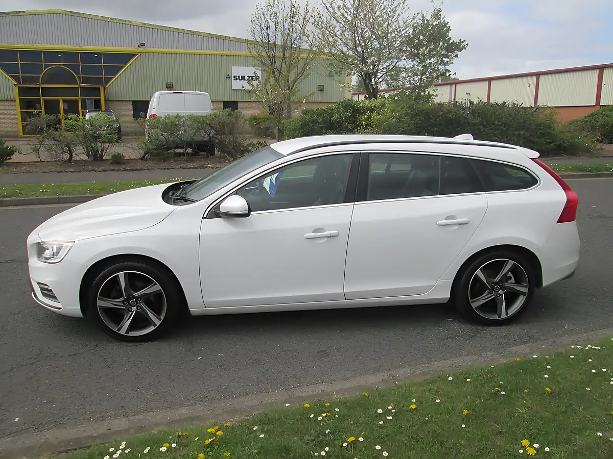 Used 2016 Volvo V60 R Design White - Interior and Exterior details 2