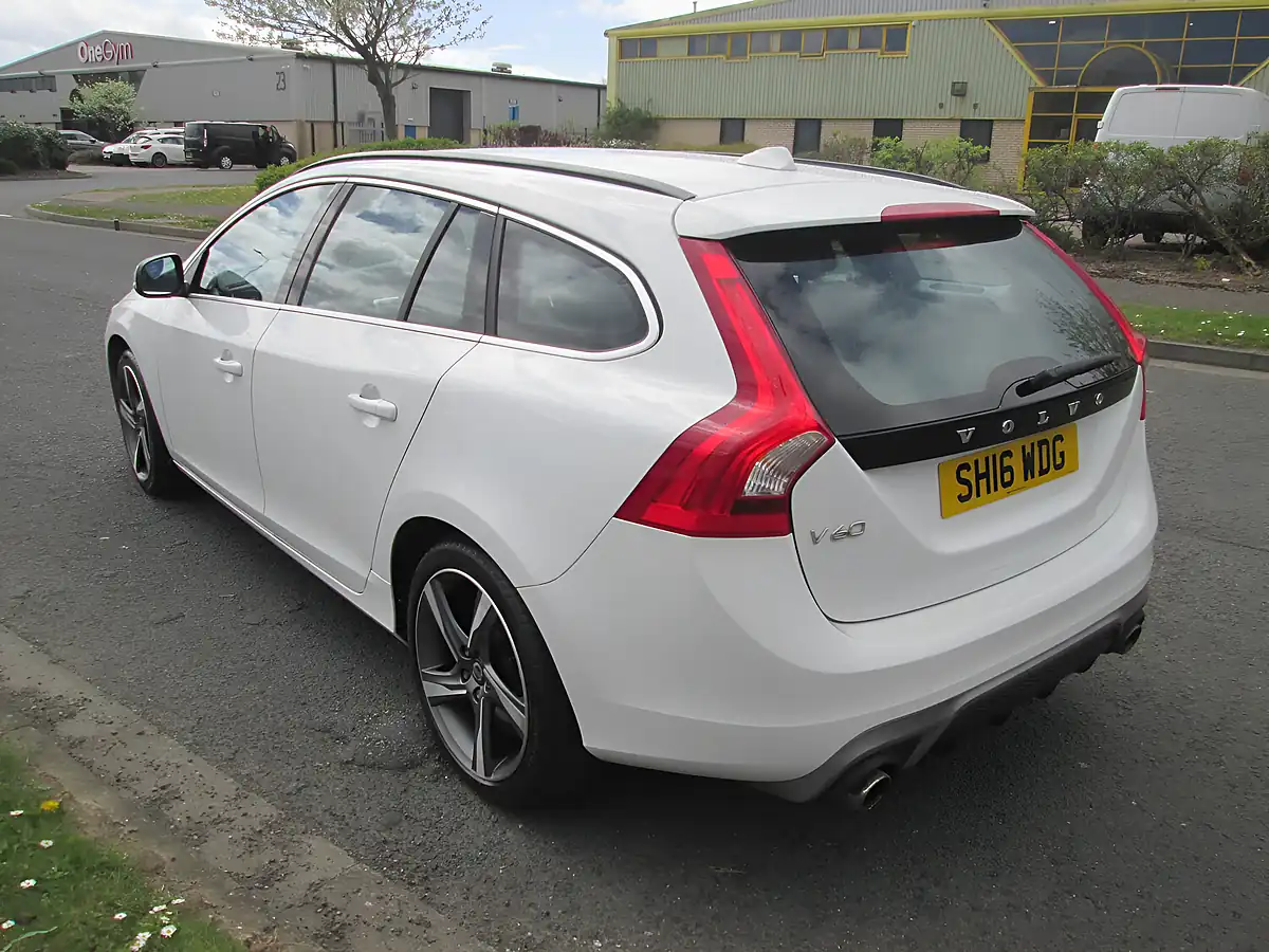 Used 2016 Volvo V60 R Design White - Interior and Exterior details 3