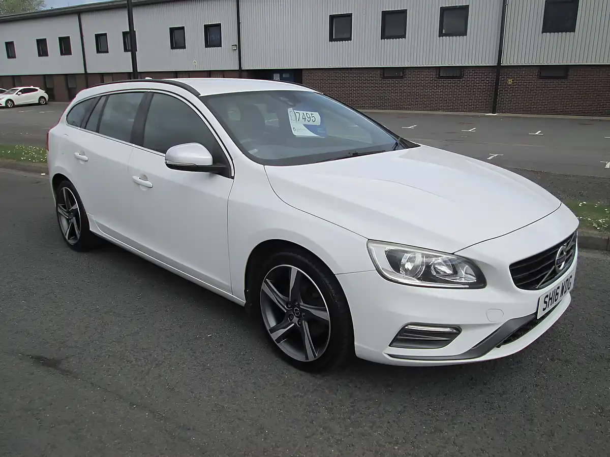 Used 2016 Volvo V60 R Design White - Interior and Exterior details 5