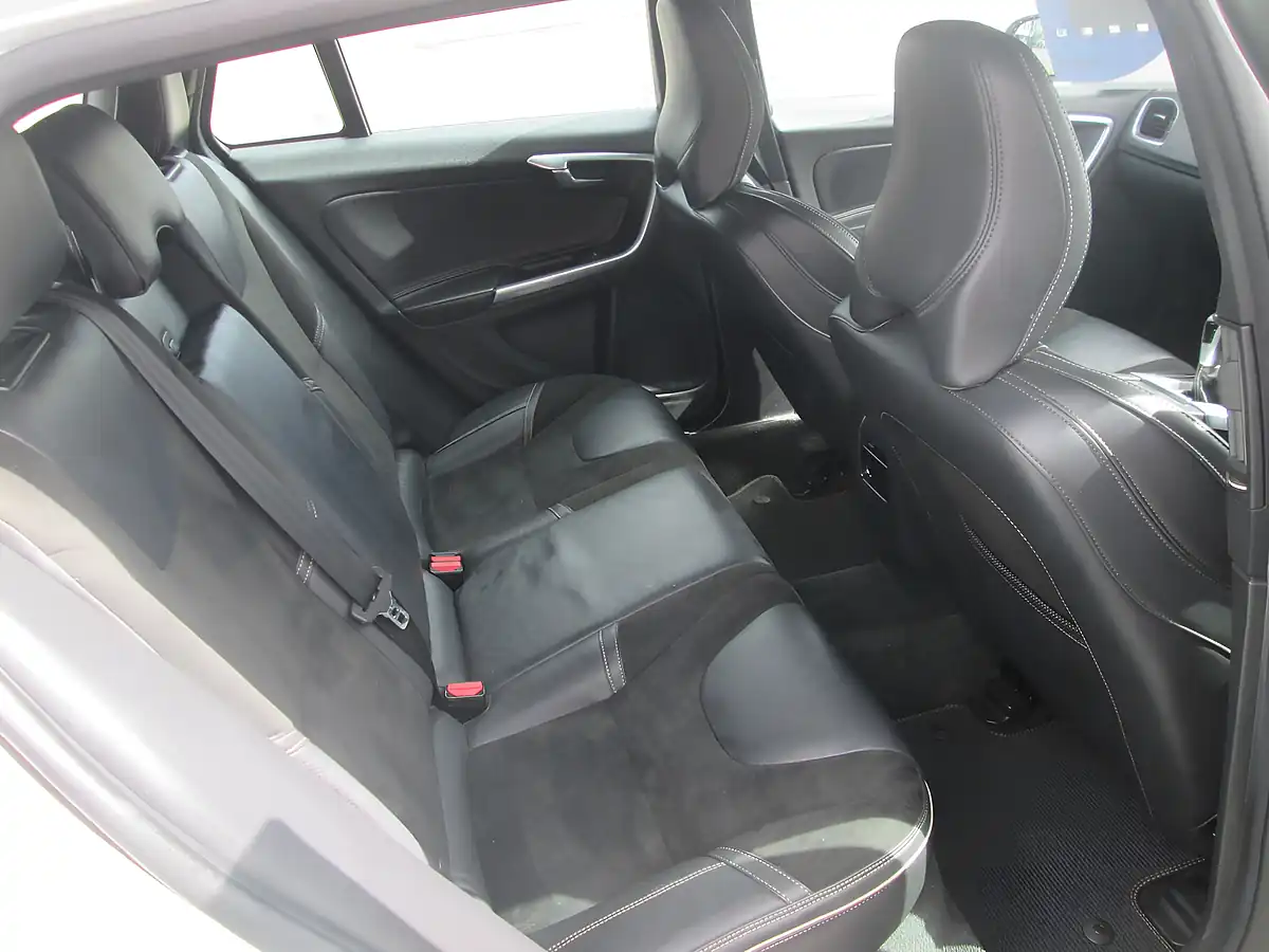 Used 2016 Volvo V60 R Design White - Interior and Exterior details 8