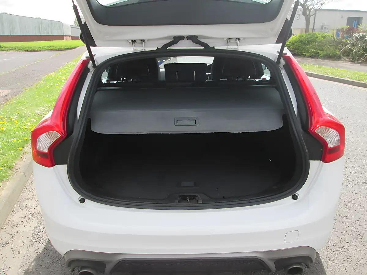 Used 2016 Volvo V60 R Design White - Interior and Exterior details 9