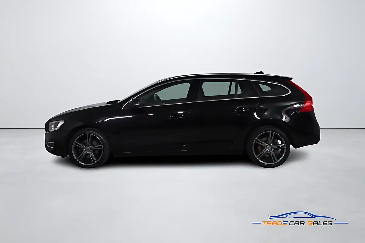 Used 2016 Volvo V60 Se Lux Nav Black - Interior and Exterior details 8