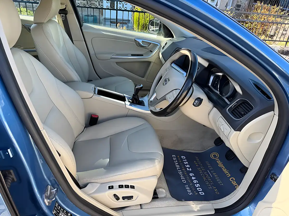 Used 2016 Volvo V60 Se Lux Nav Blue - Interior and Exterior details 2