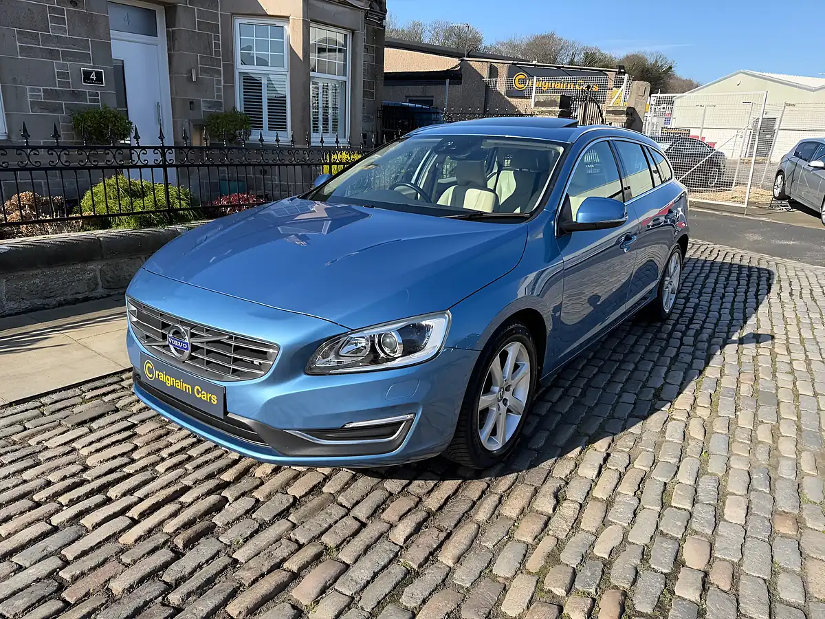 Used 2016 Volvo V60 Se Lux Nav Blue - Interior and Exterior details 3