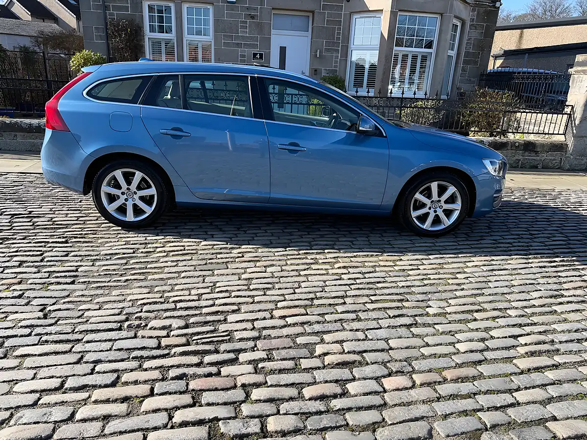 Used 2016 Volvo V60 Se Lux Nav Blue - Interior and Exterior details 4