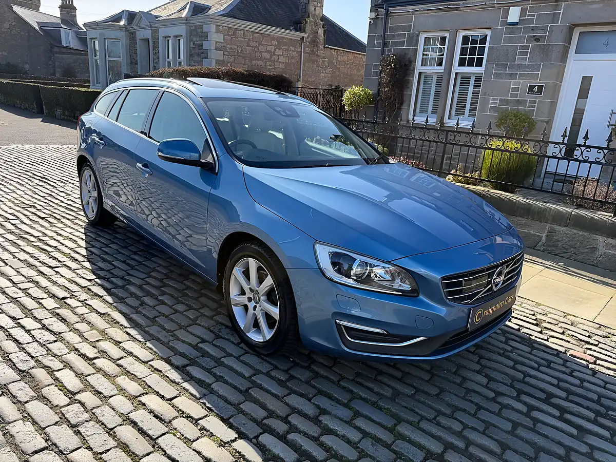 Used 2016 Volvo V60 Se Lux Nav Blue - Interior and Exterior details 7