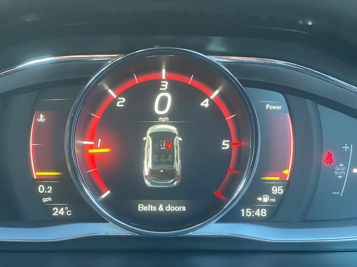 Used 2016 Volvo V60 Se Lux Nav Red - Interior and Exterior details 18