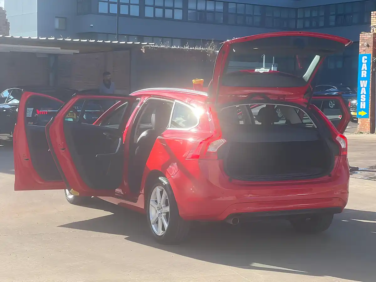 Used 2016 Volvo V60 Se Lux Nav Red - Interior and Exterior details 5
