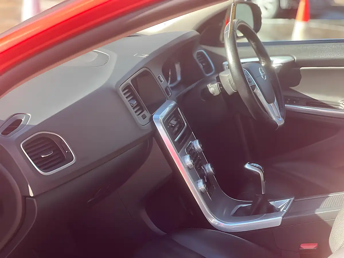 Used 2016 Volvo V60 Se Lux Nav Red - Interior and Exterior details 9