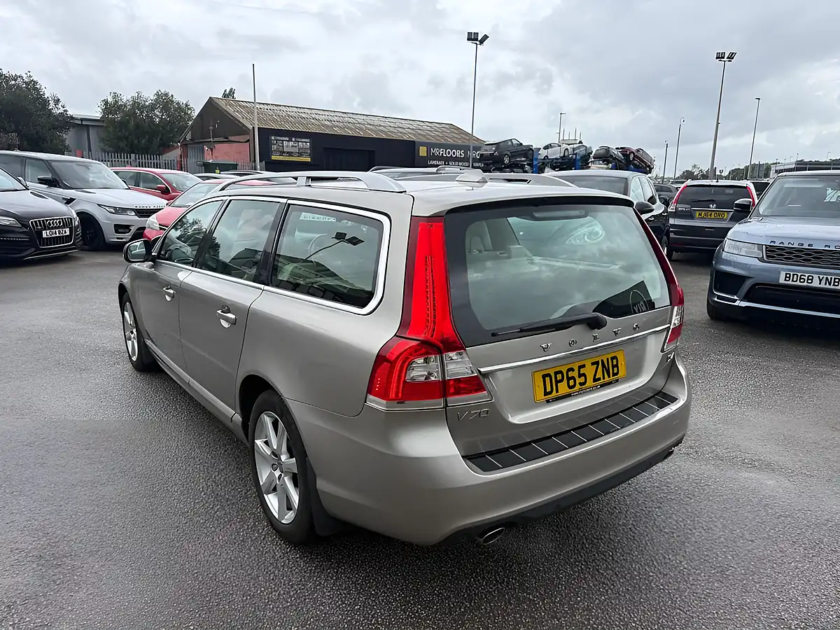 Used 2016 Volvo V70 Se Lux Gold - Interior and Exterior details 5