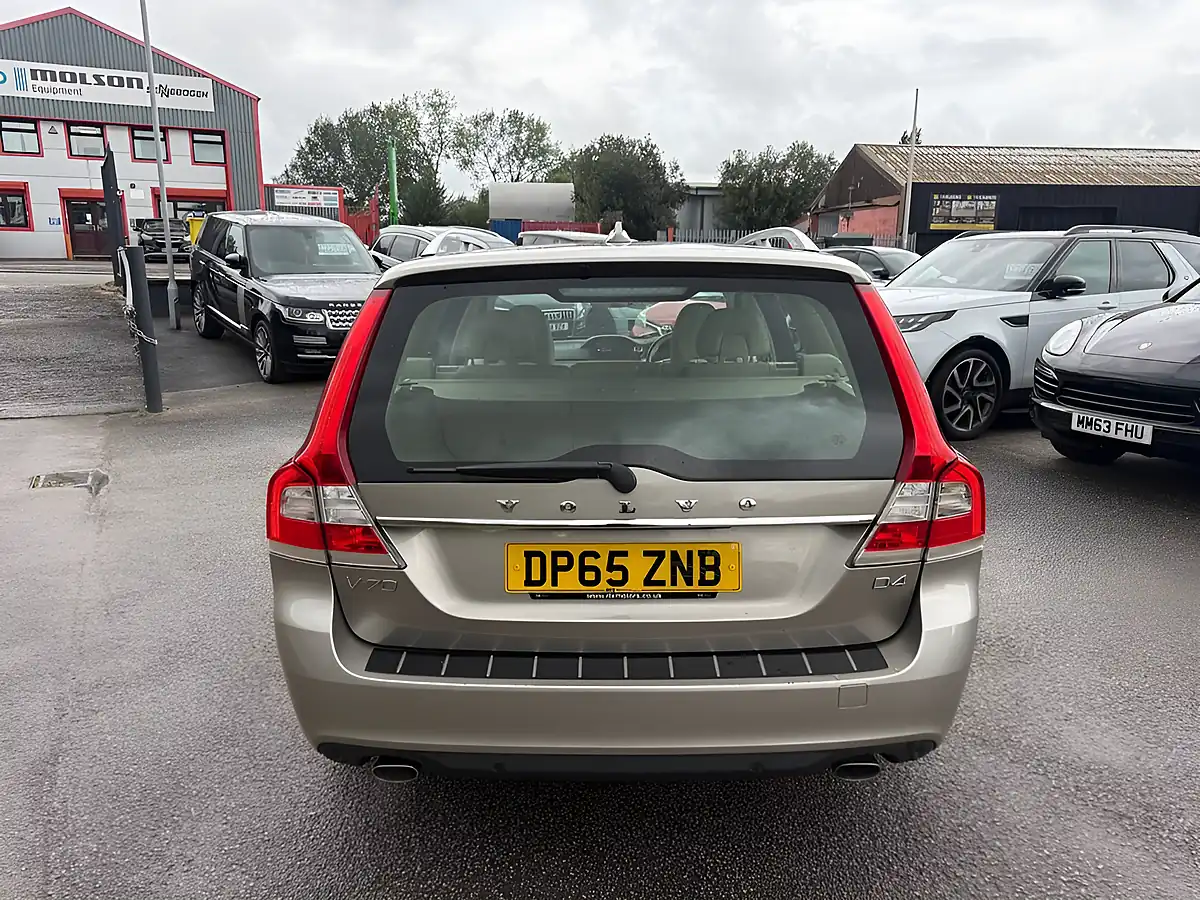 Used 2016 Volvo V70 Se Lux Gold - Interior and Exterior details 6