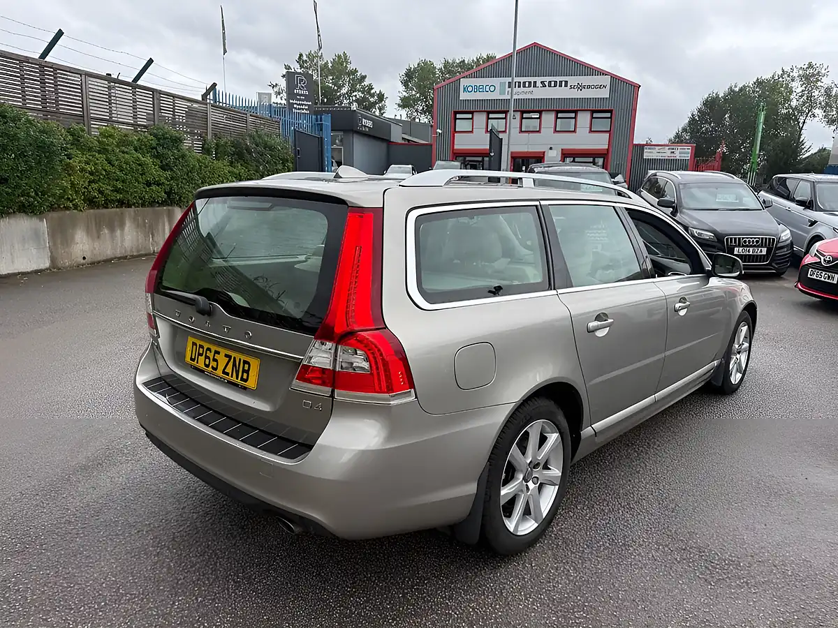 Used 2016 Volvo V70 Se Lux Gold - Interior and Exterior details 8