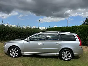Used 2016 Volvo V70 Se Lux Silver - Interior and Exterior details 11
