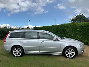 Used 2016 Volvo V70 Se Lux Silver - Interior and Exterior details 7